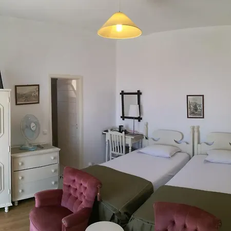 Pensao Residencial Teresinha בית הארחה פונשל