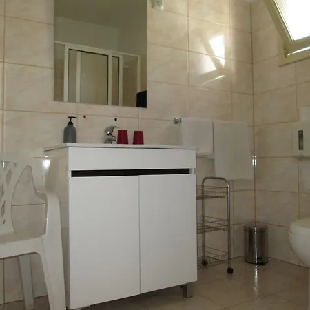 בית הארחה Pensao Residencial Teresinha