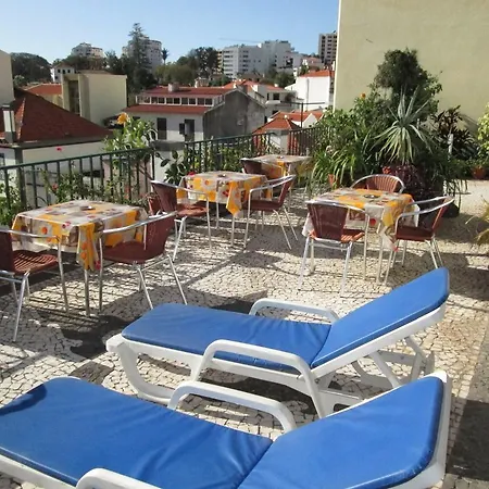 בית הארחה Pensao Residencial Teresinha פונשל
