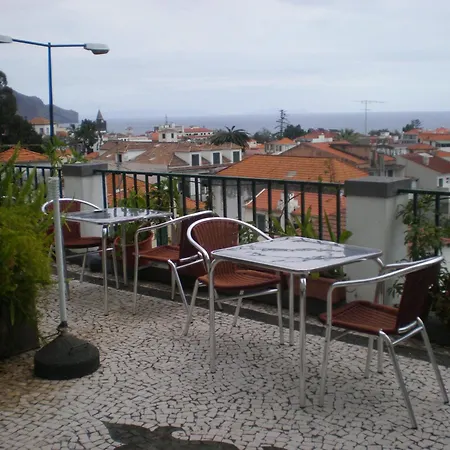 בית הארחה Pensao Residencial Teresinha