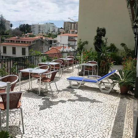 בית הארחה Pensao Residencial Teresinha פונשל