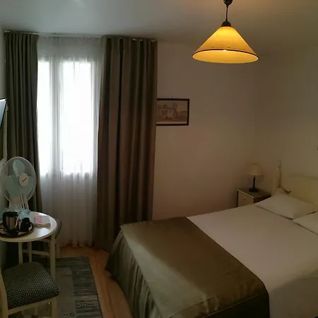 Pensao Residencial Teresinha פונשל