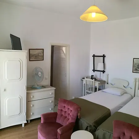 Pensao Residencial Teresinha בית הארחה 2*