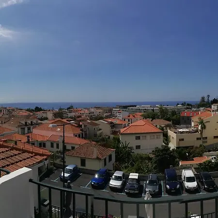 בית הארחה Pensao Residencial Teresinha