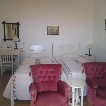 בית הארחה Pensao Residencial Teresinha