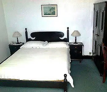 Pensao Residencial Teresinha בית הארחה פונשל