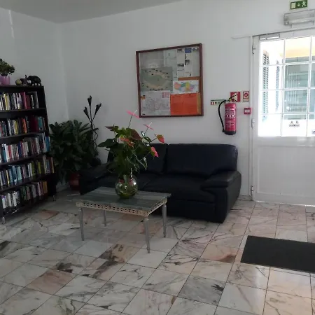 בית הארחה Pensao Residencial Teresinha 2*