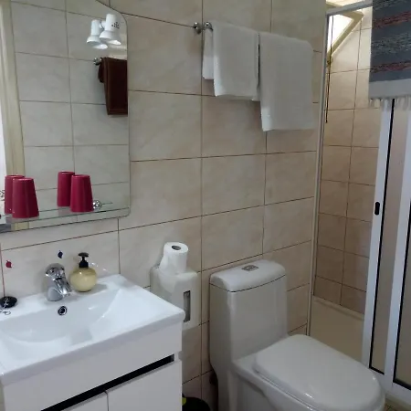 בית הארחה Pensao Residencial Teresinha