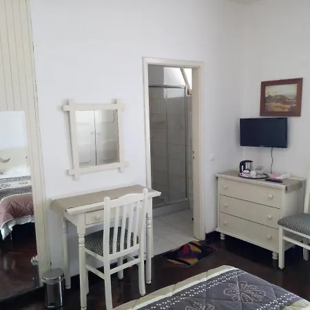 Pensao Residencial Teresinha בית הארחה 2*
